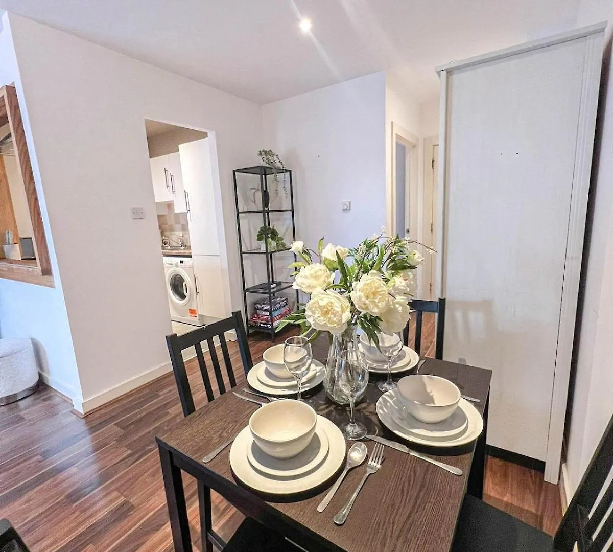 Stunning 1-Bedroom Flat In Canary Wharf Free Parking Near London Museum Apartment
