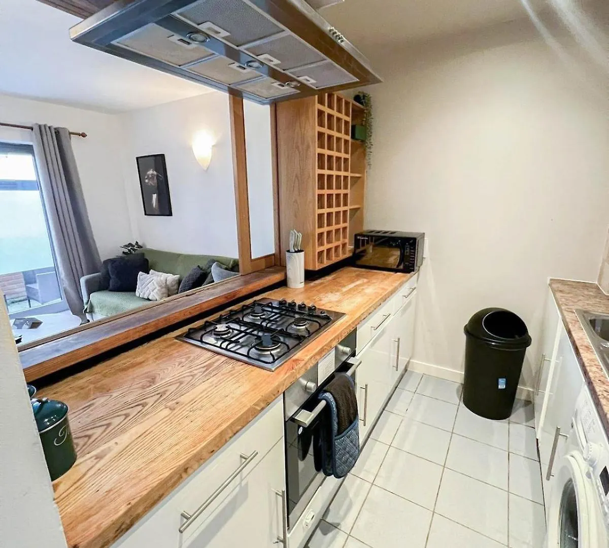 Stunning 1-Bedroom Flat In Canary Wharf Free Parking Near London Museum