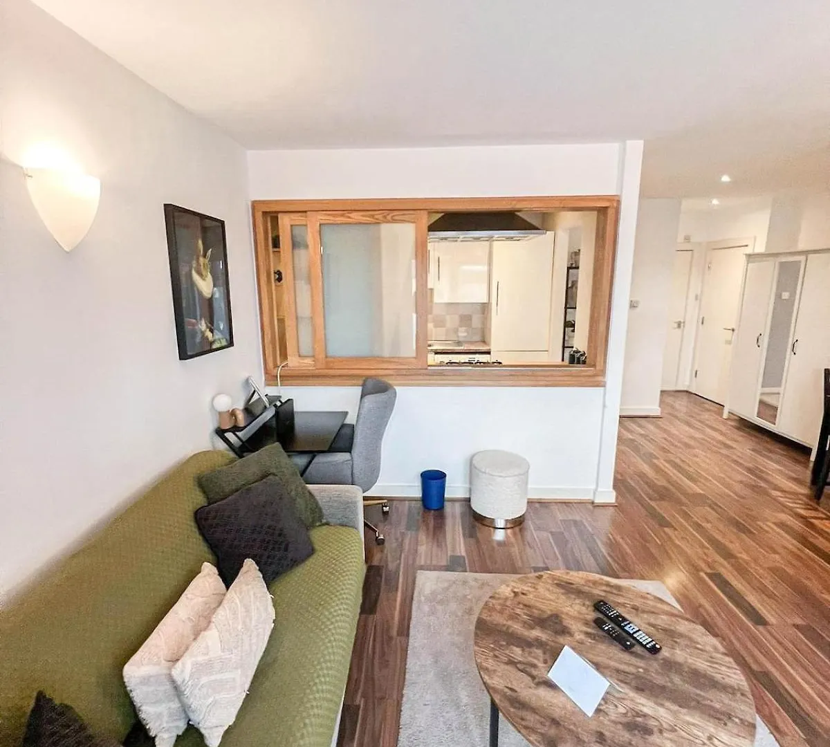 Stunning 1-Bedroom Flat In Canary Wharf Free Parking Near London Museum 0*,  United Kingdom